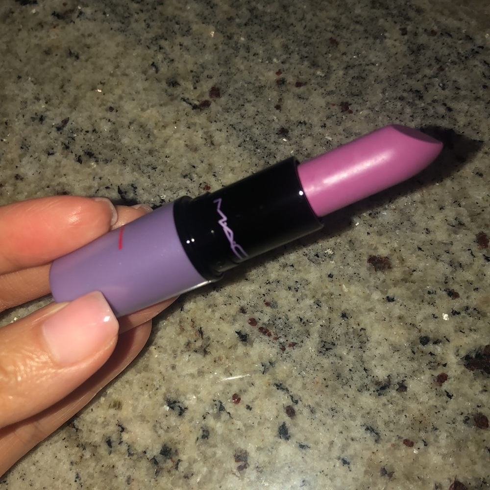 MAC DODGY GIRL LIPSTICK